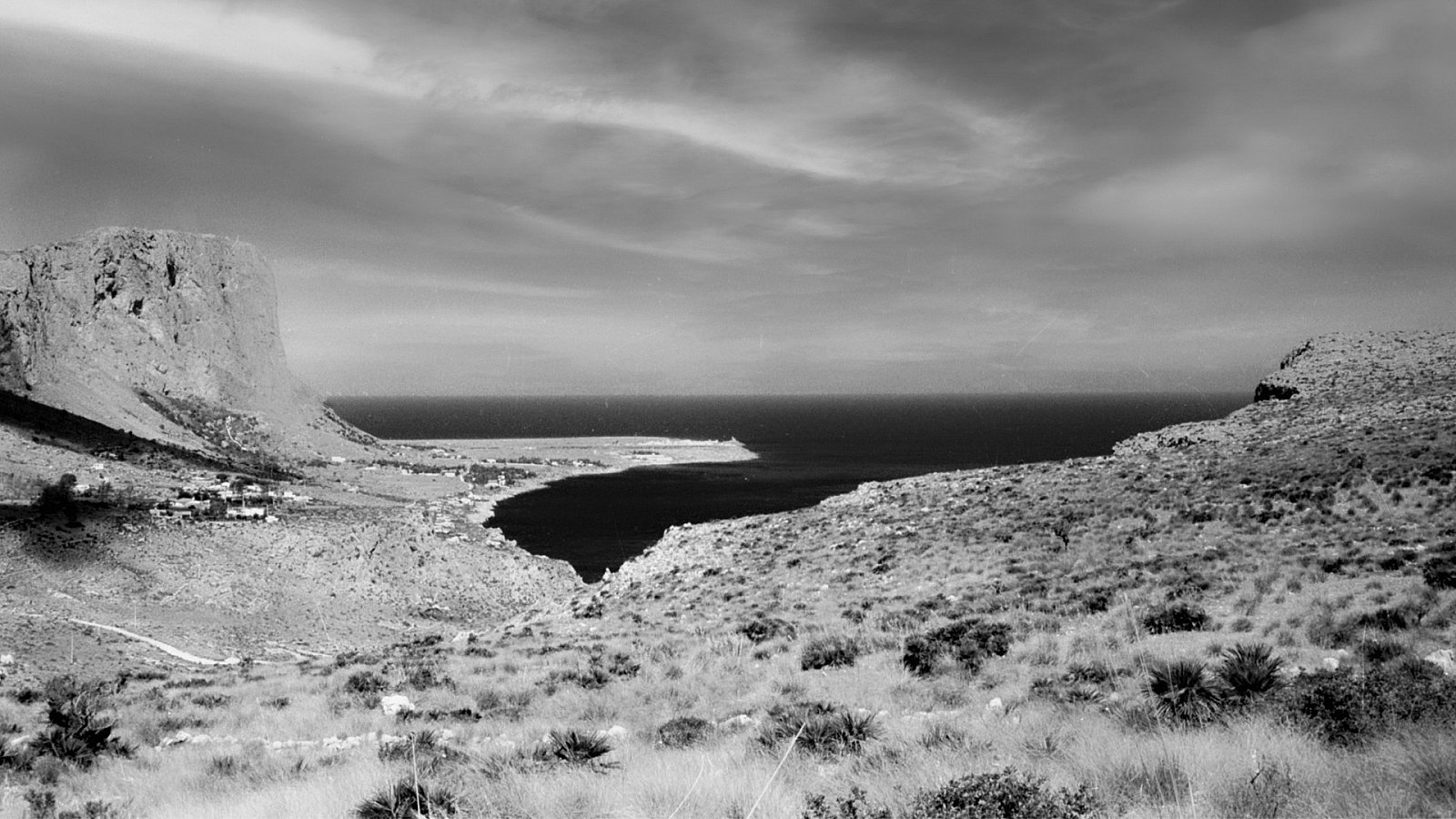 1995 - San Vito Lo Capo (TP) - PORTPHOTO B&W