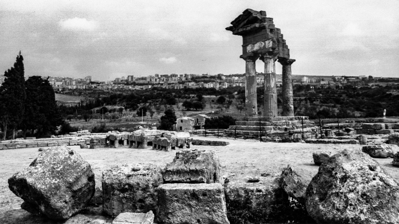 1995 - Agrigento (AG) - Valle dei Templi - PORTPHOTO B&W