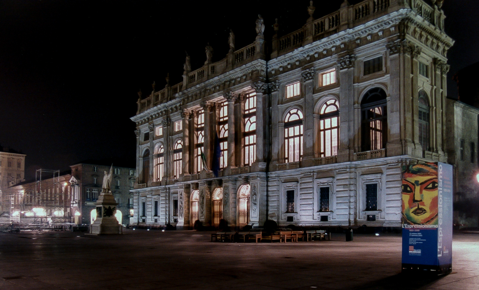 2001/11 - Torino P.zza Castello - Turin Night Light